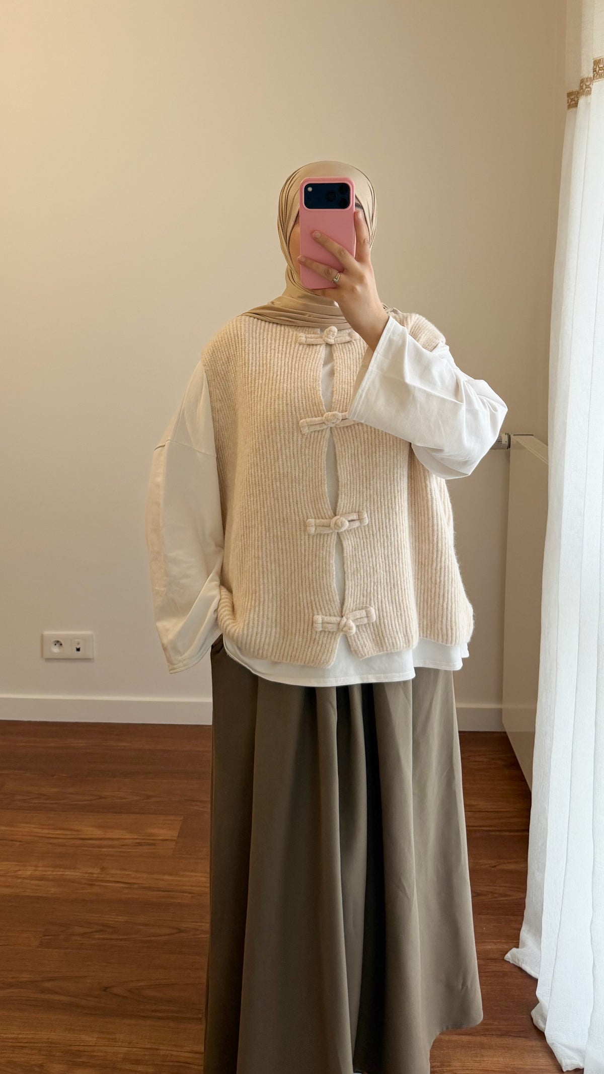 CARDIGAN YUMNA SANS MANCHES BEIGE