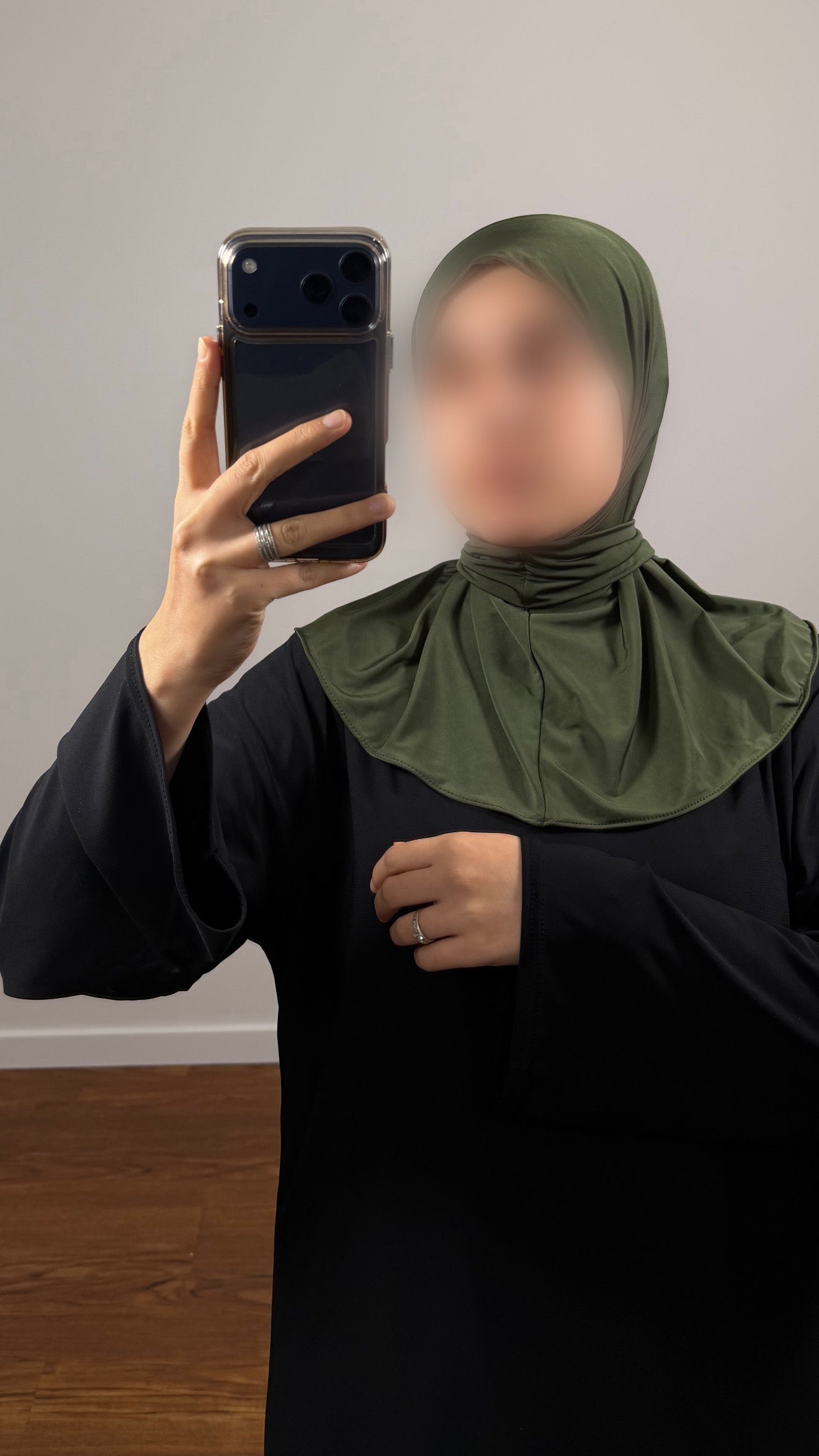 CAGOULE EN VERT KAKI JERSEY LIQUID