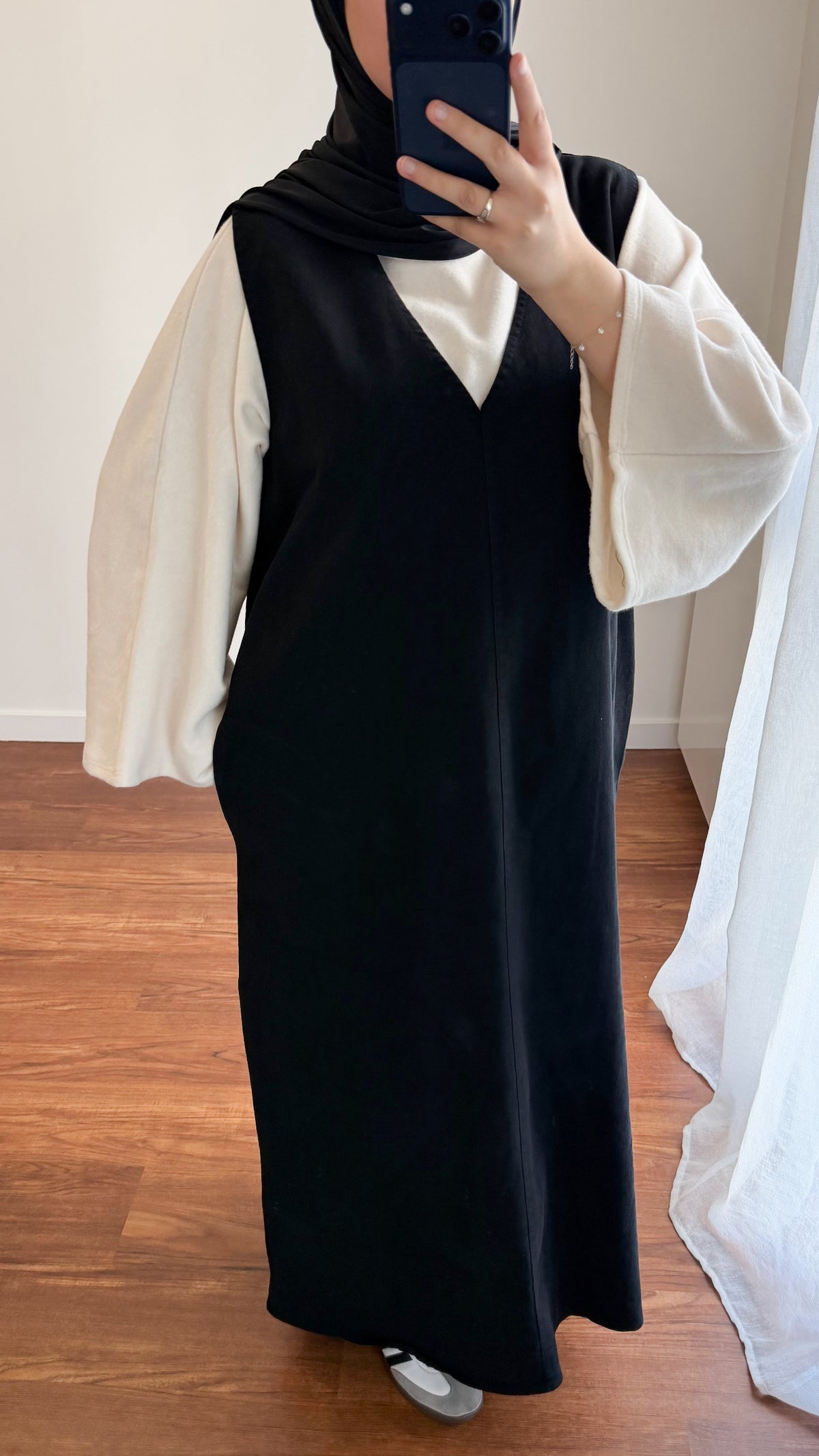 ROBE SANS MANCHES EN JEAN NOIR
