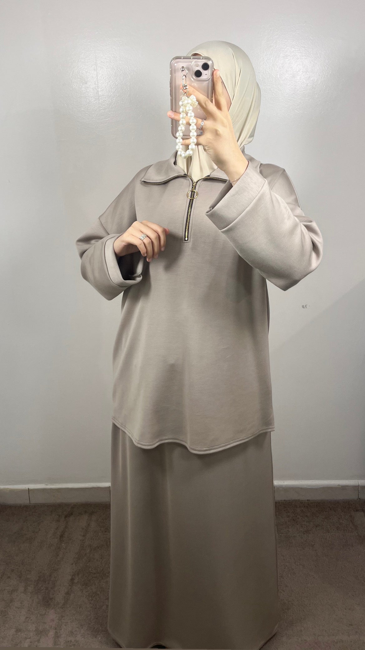 COSY SET WITH ZIP NECK SKIRT IN TAUPE