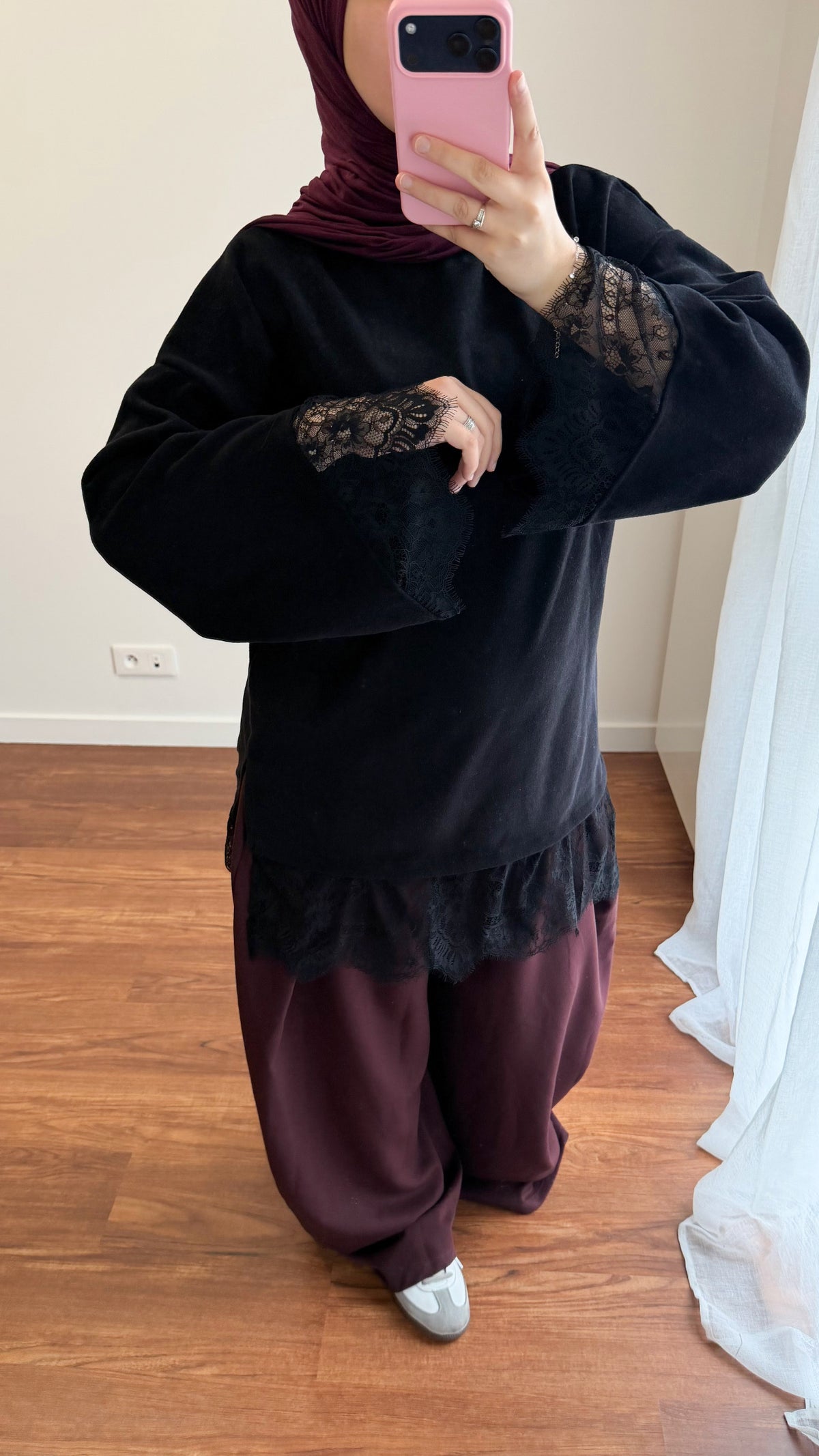 PULL DENTELLE NOIR