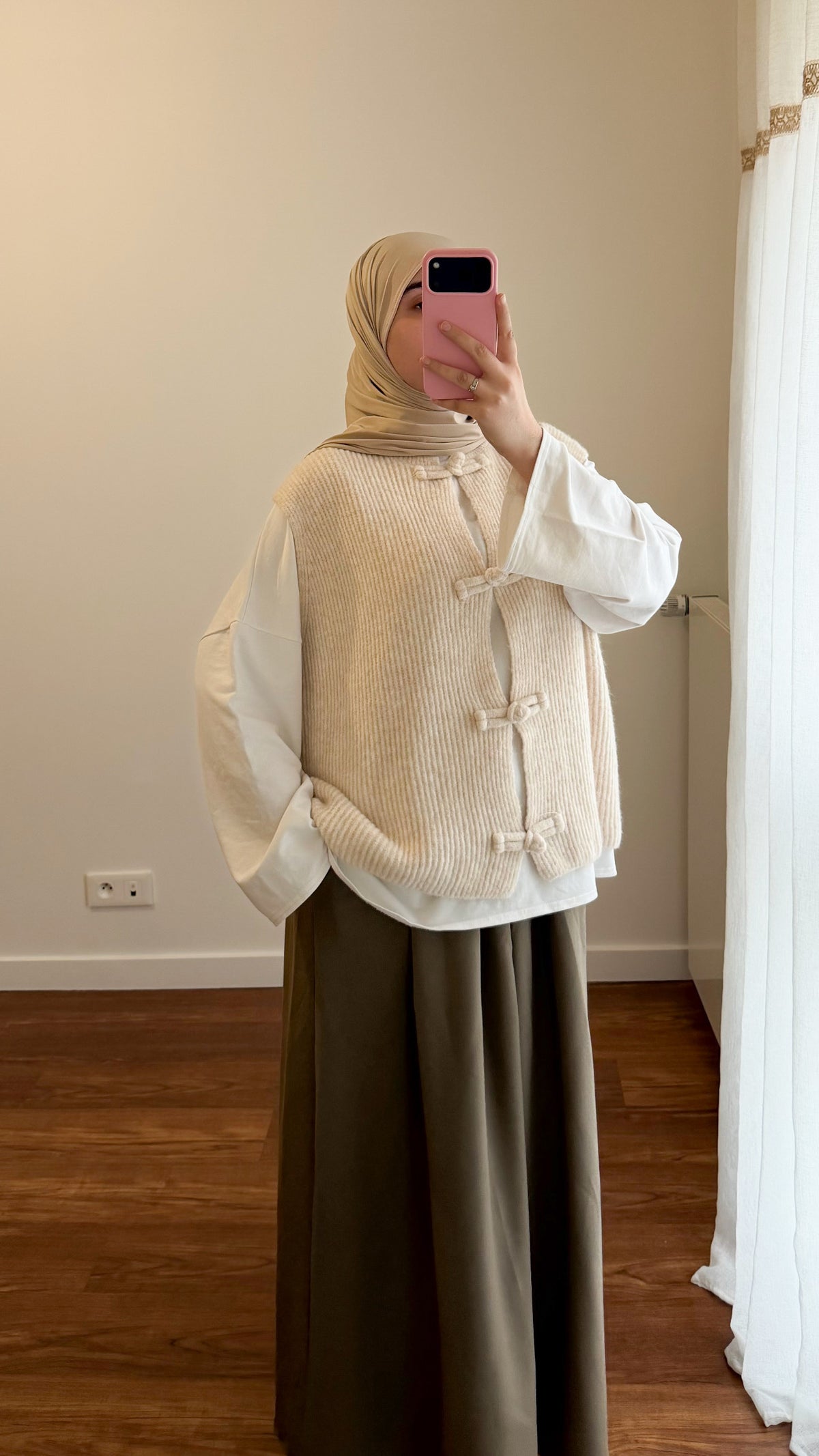 CARDIGAN YUMNA SANS MANCHES BEIGE