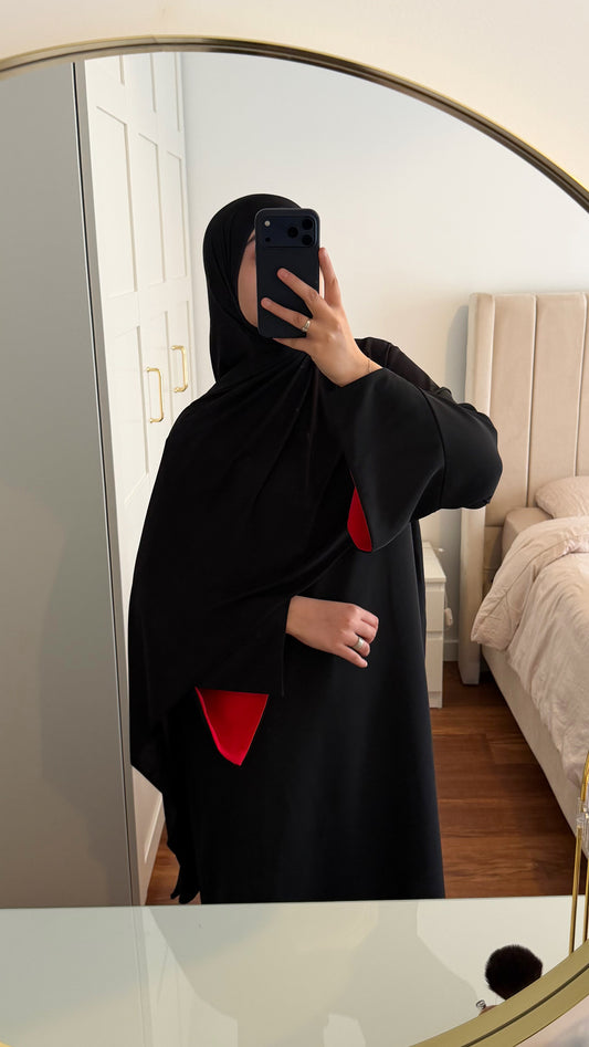 ABAYA INAYA NOIR/MANCHES ROUGE