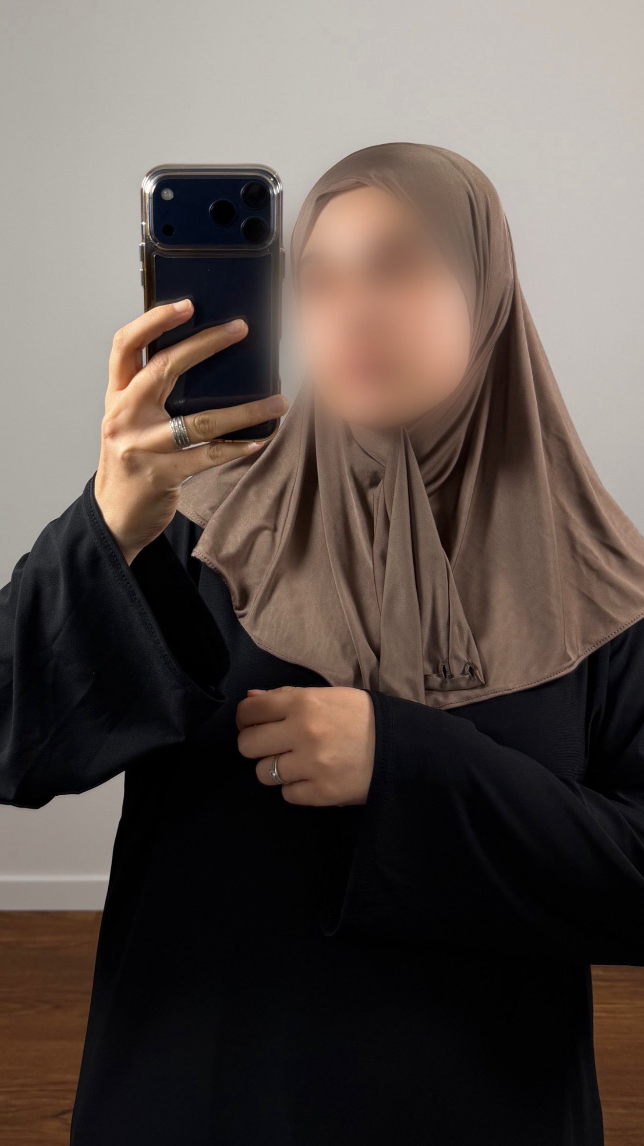 CAGOULE EN TAUPE JERSEY LIQUID