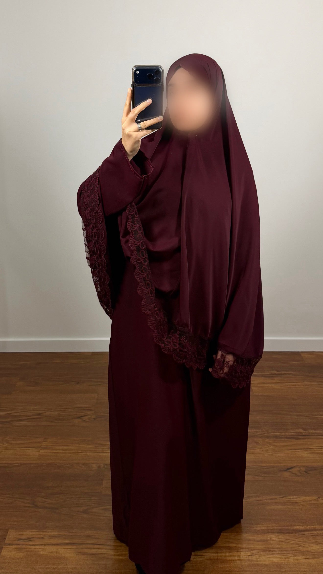 ENSEMBLE DE PRIÈRE DENTELLE BORDEAU