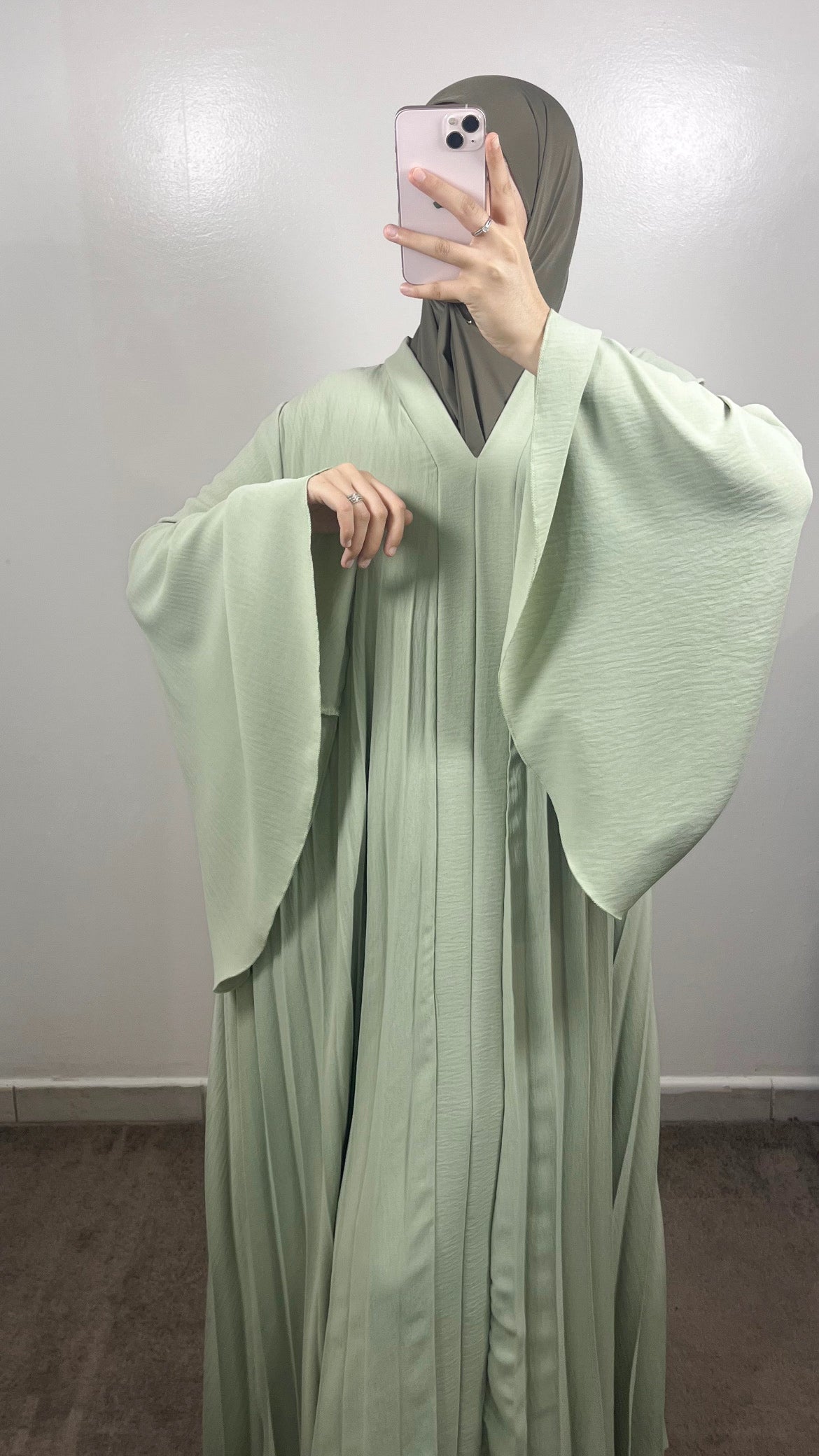 ABAYA PLISSÉE YUSRA VERT D’EAU