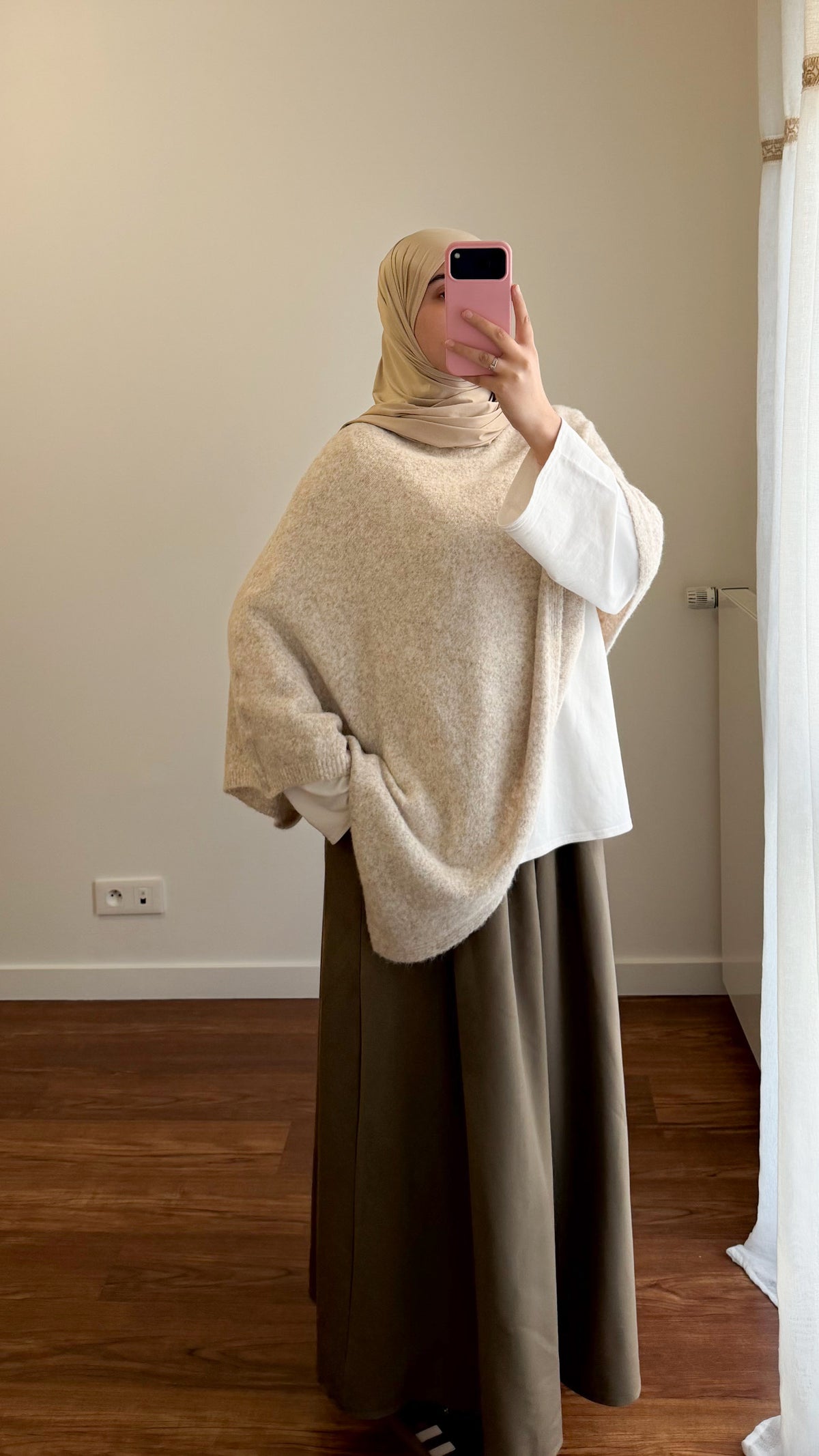CAPE BEIGE