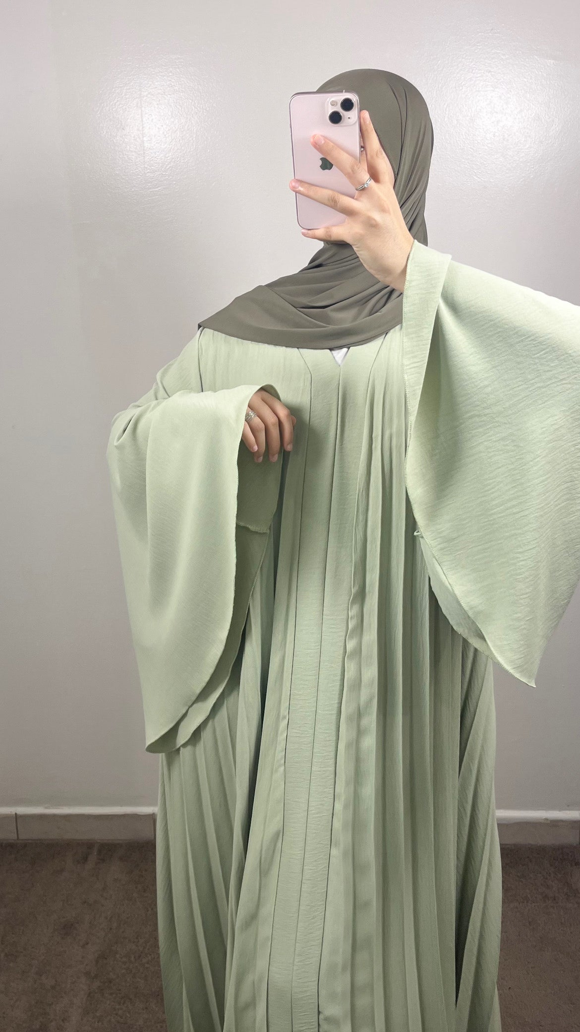ABAYA PLISSÉE YUSRA VERT D’EAU