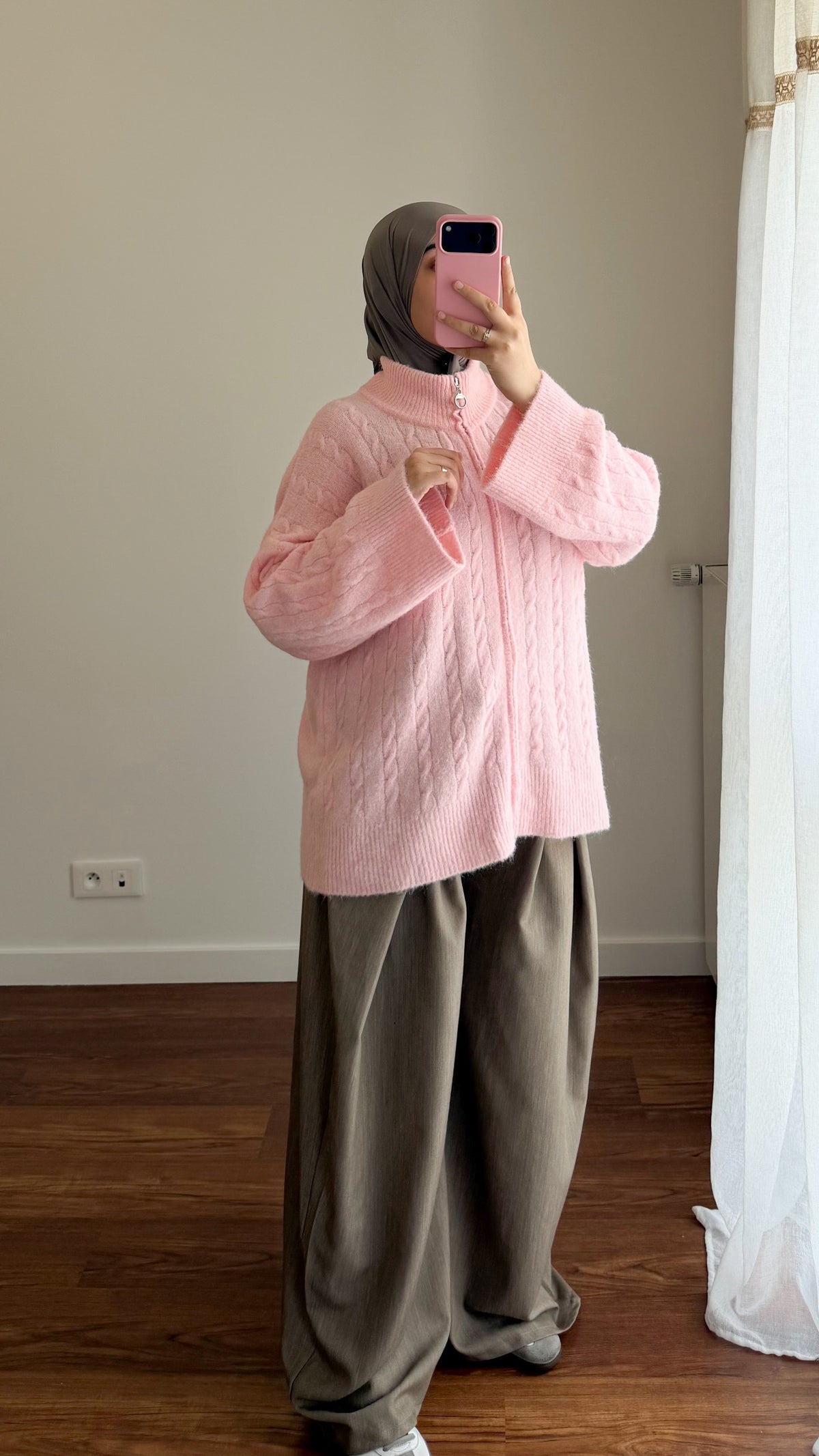 GILET ZIPPÉ MOTIF TORSADÉ ROSE