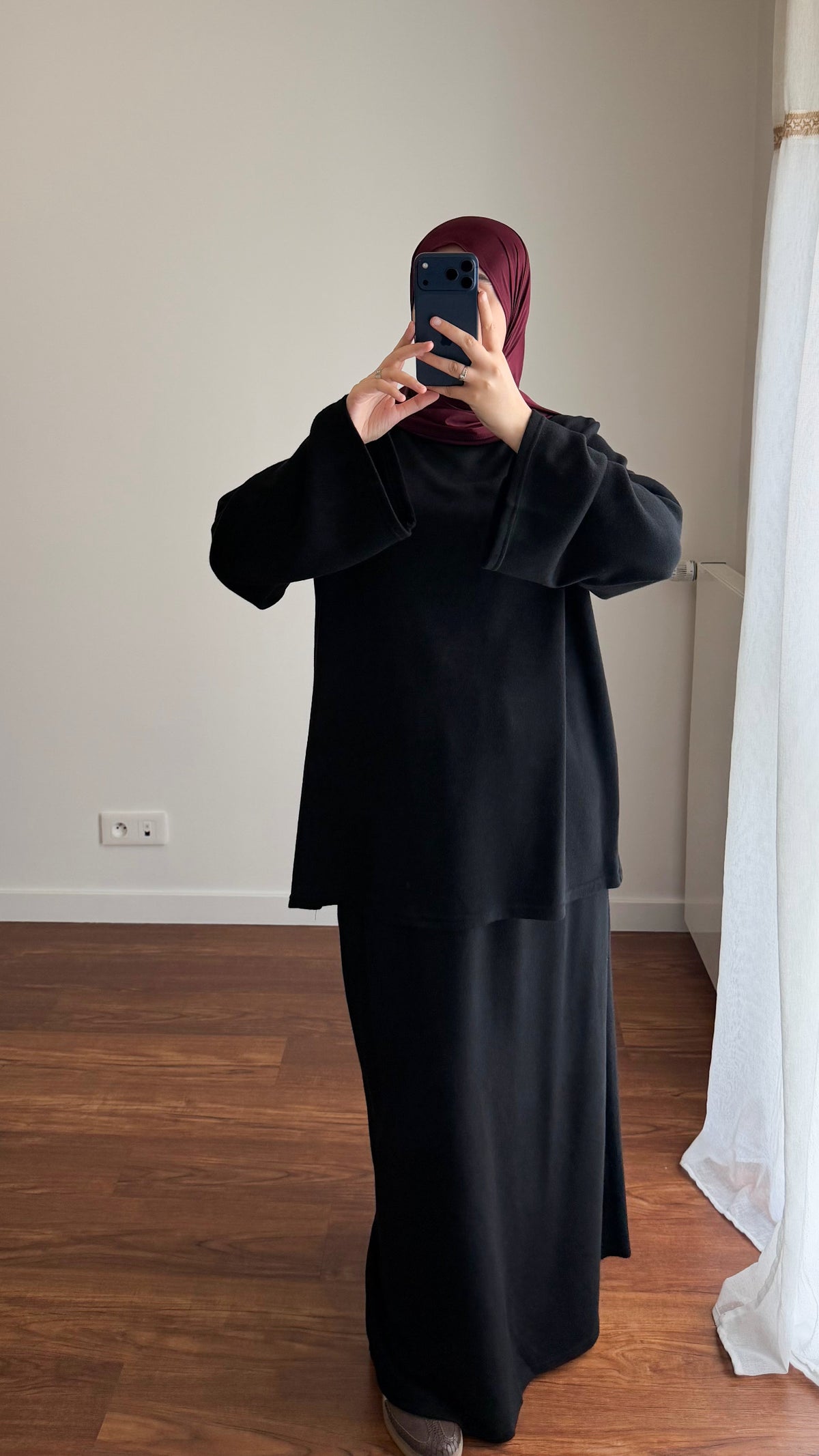 ENSEMBLE JUPE EN MAILLE NOIR