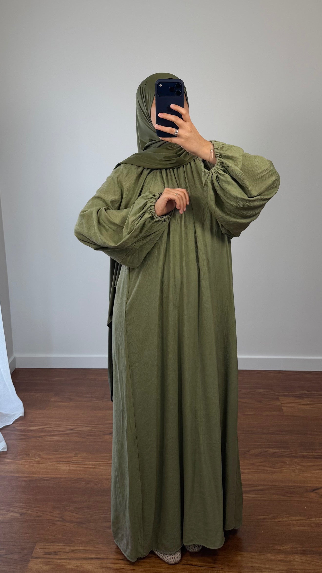ABAYA AYAT MANCHES BOUFFANTES VERT KAKI