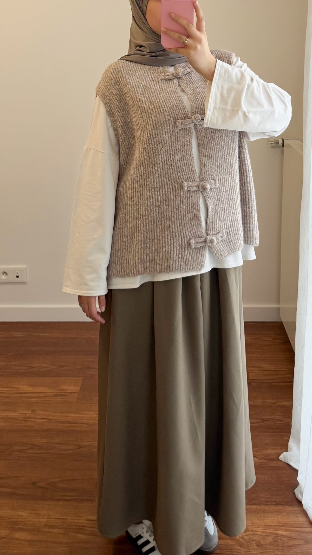 CARDIGAN YUMNA SANS MANCHES TAUPE